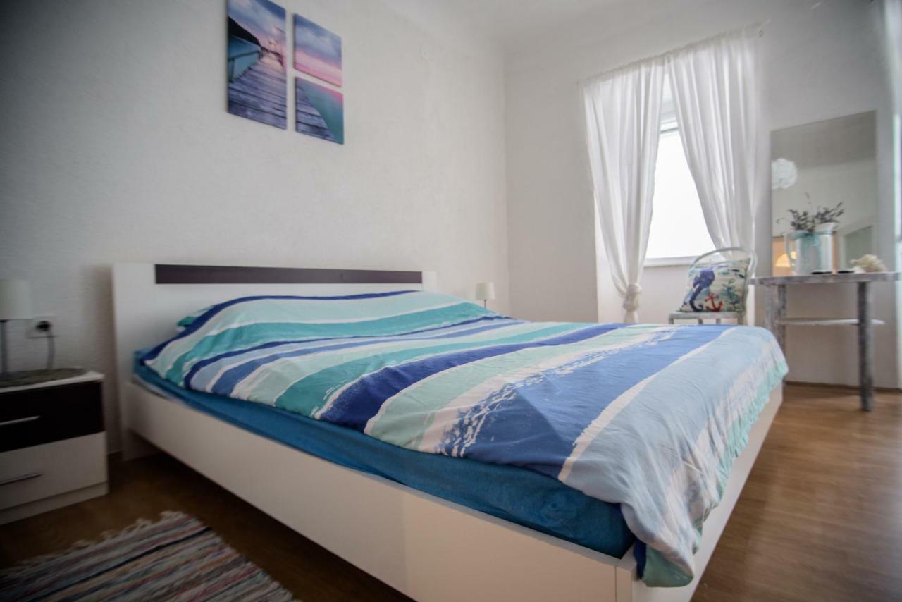 Apartment Dolores Cres Esterno foto