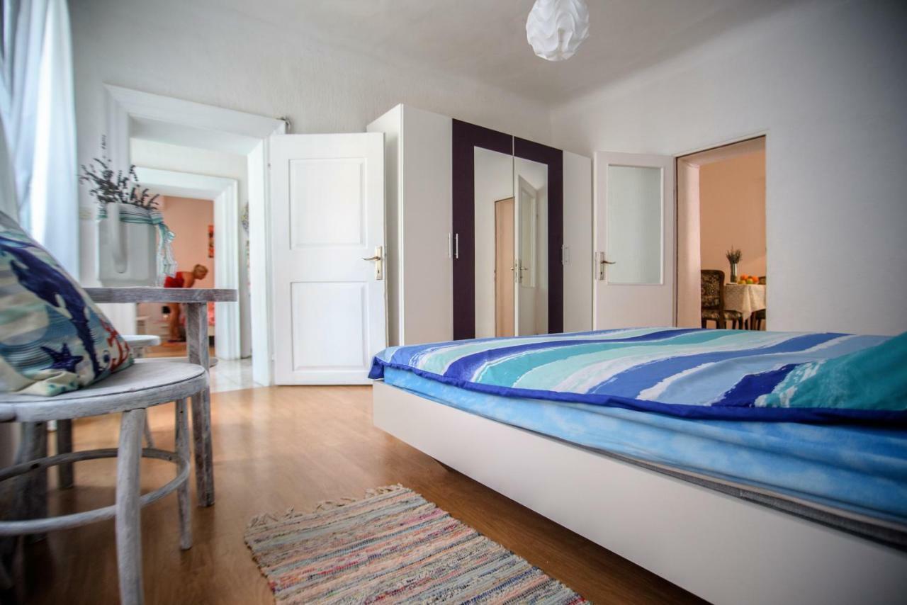 Apartment Dolores Cres Esterno foto